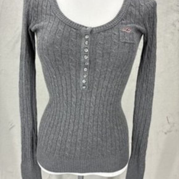 ISO Abercrombie and/or Hollister tops - Picture 4 of 4